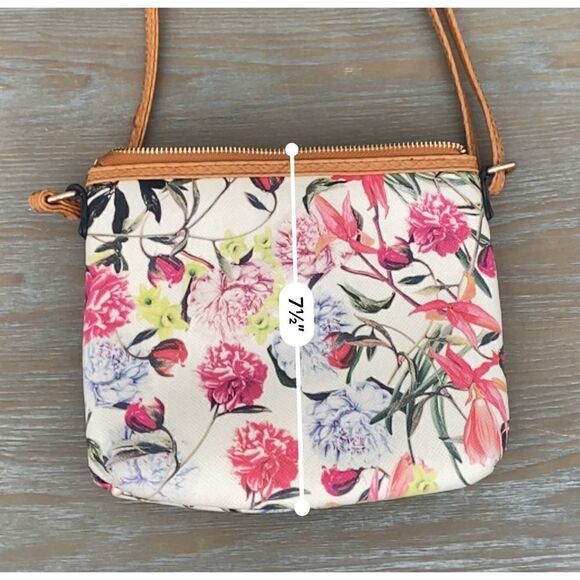 Aldo Floral Crossbody Bag Buckle Detail - Picture 2 of 9